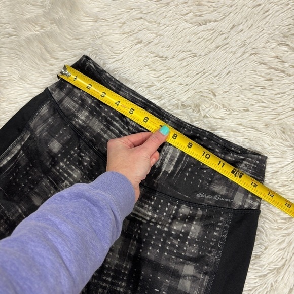 Eddie Bauer black/gray print leggings Woman’s size small - Picture 3 of 9